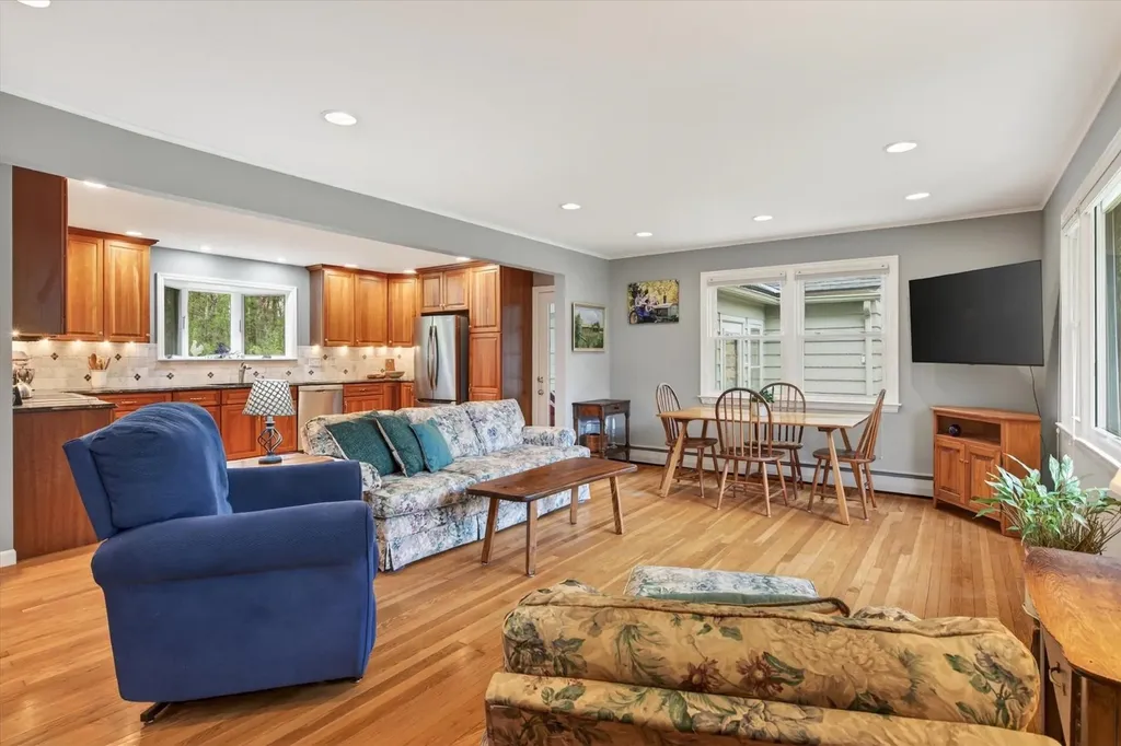 274 North Grove Street Rutland Town VT 05701