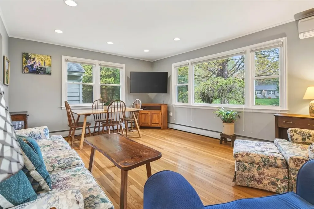 274 North Grove Street Rutland Town VT 05701