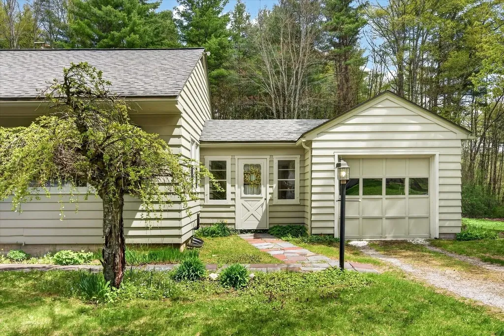 274 North Grove Street Rutland Town VT 05701