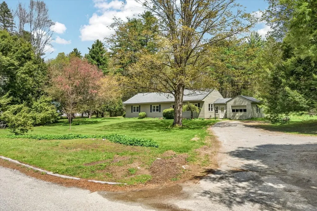 274 North Grove Street Rutland Town VT 05701