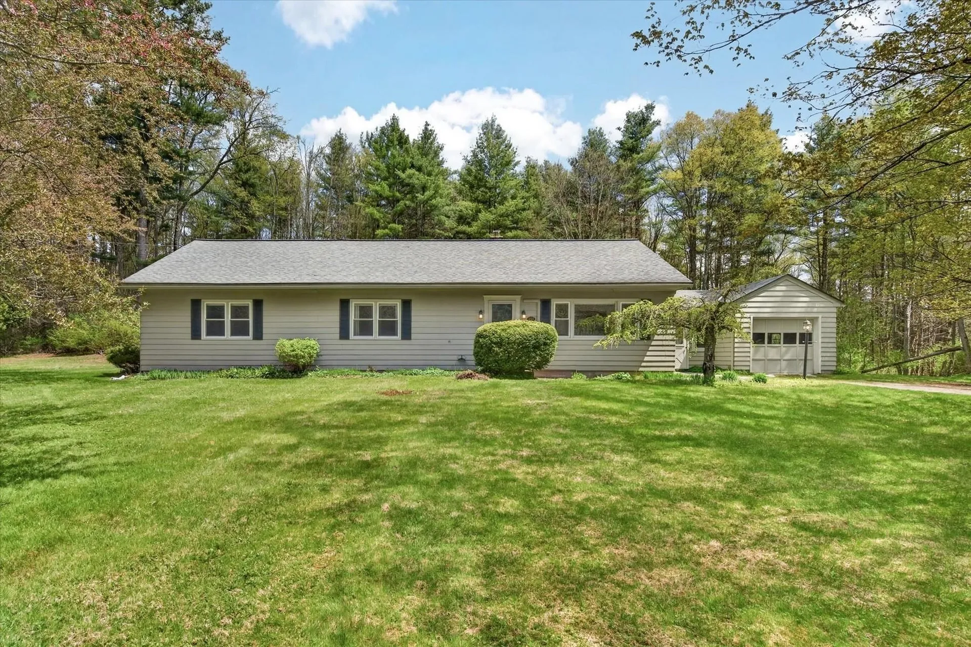 274 North Grove Street Rutland Town VT 05701