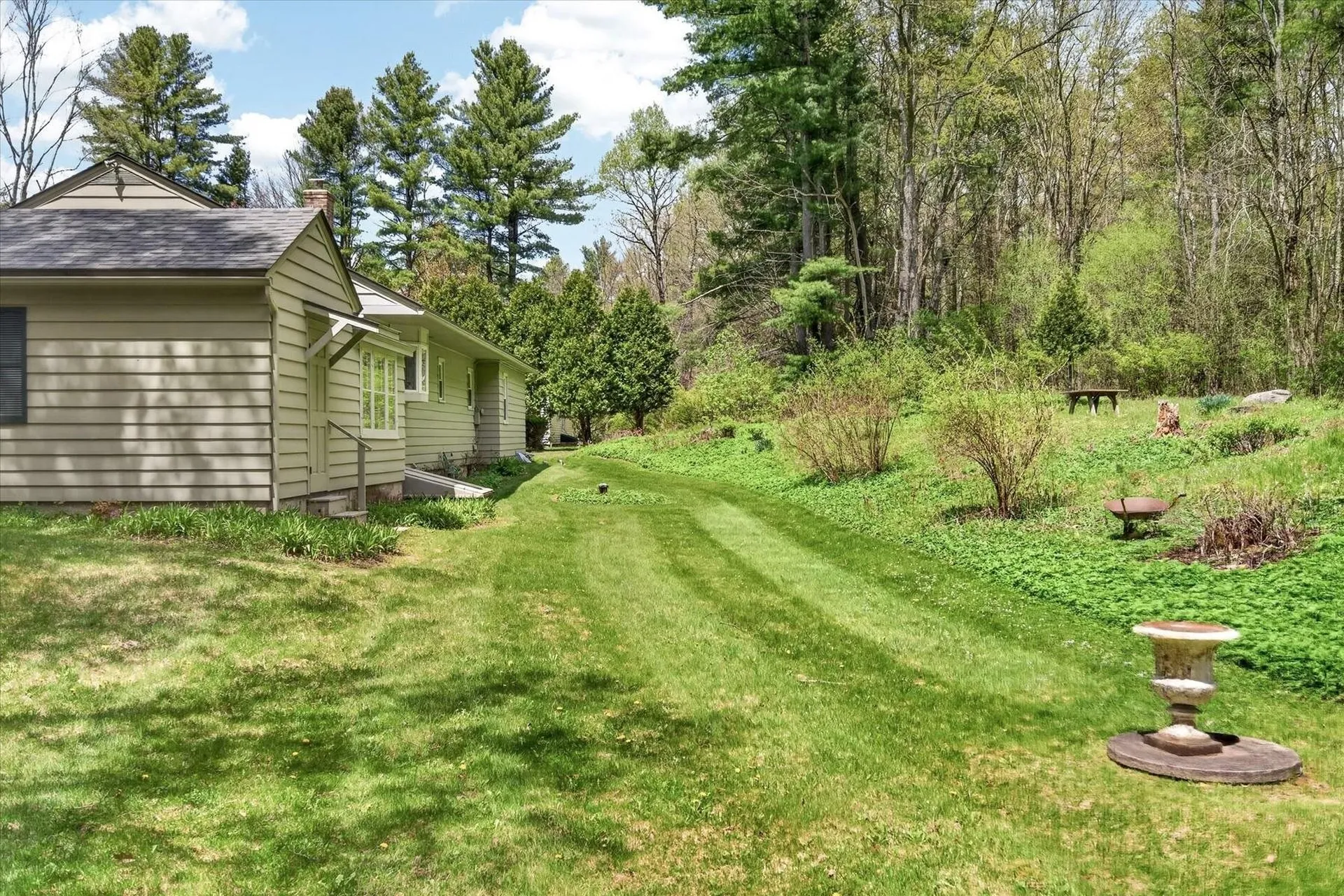 274 North Grove Street Rutland Town VT 05701
