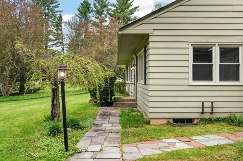 274 North Grove Street Rutland Town VT 05701