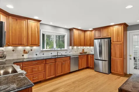 274 North Grove Street Rutland Town VT 05701