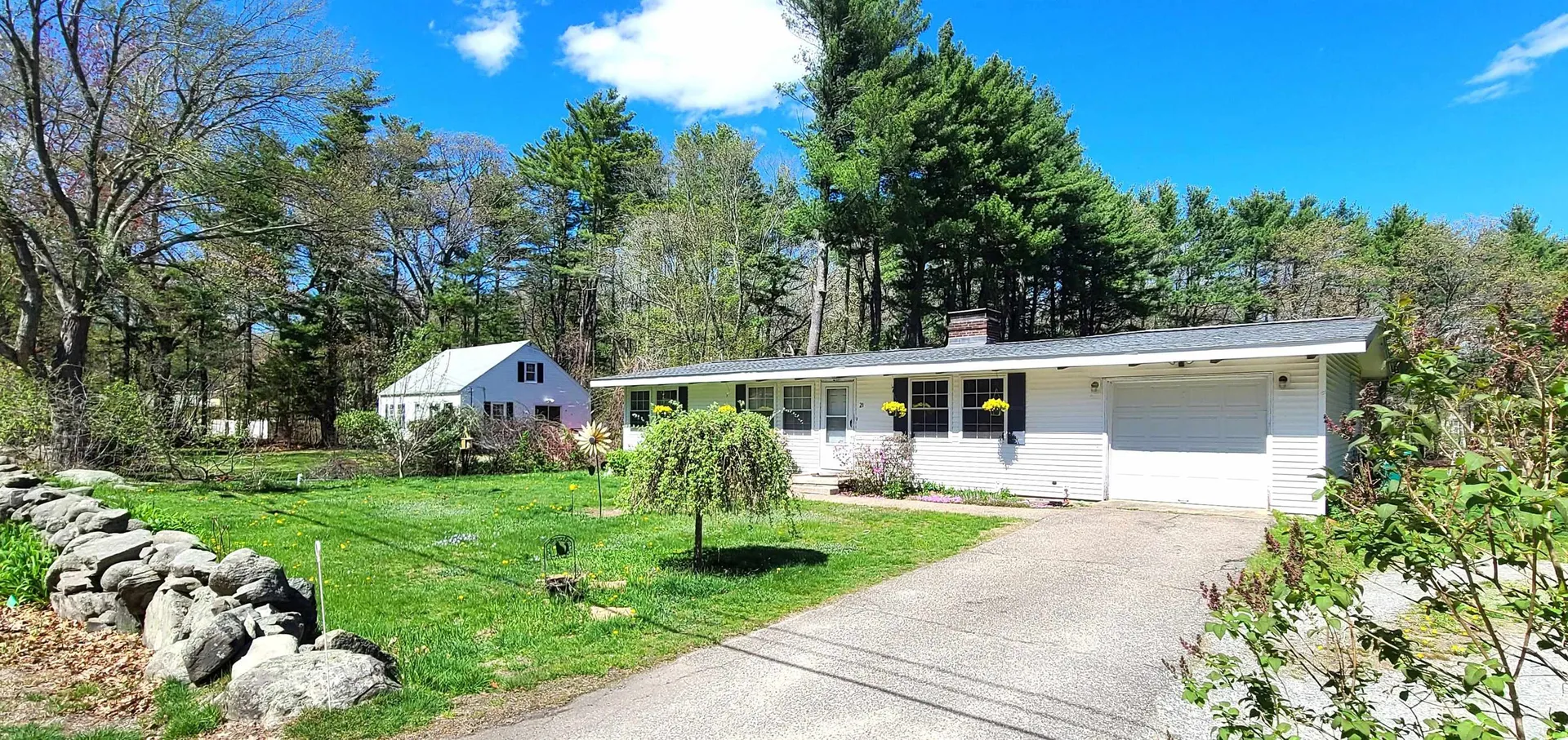 21 Cedar Road North Hampton NH 03862