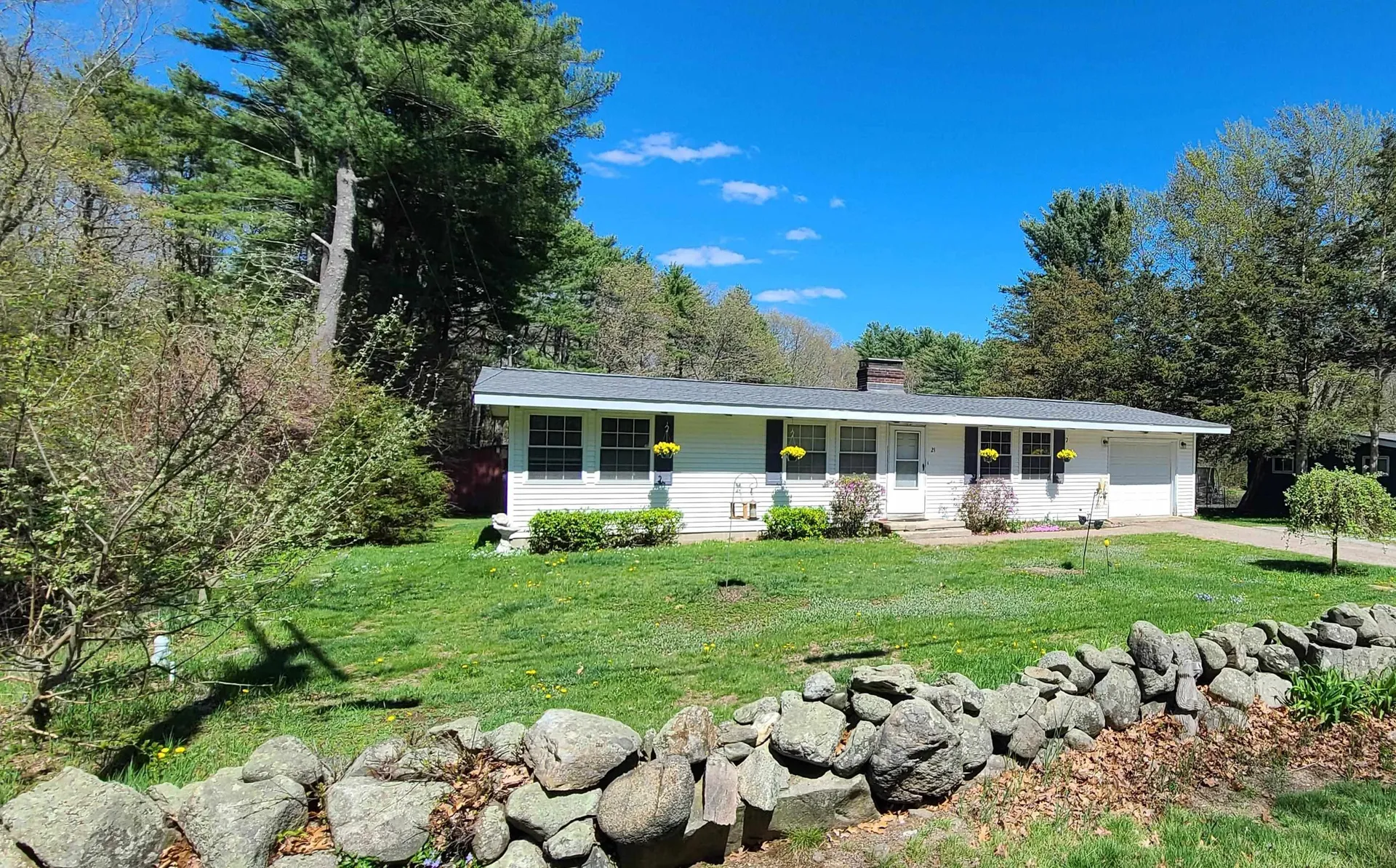 21 Cedar Road North Hampton NH 03862
