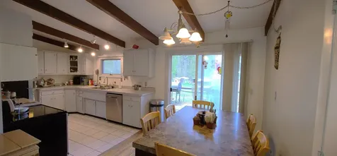 21 Cedar Road North Hampton NH 03862