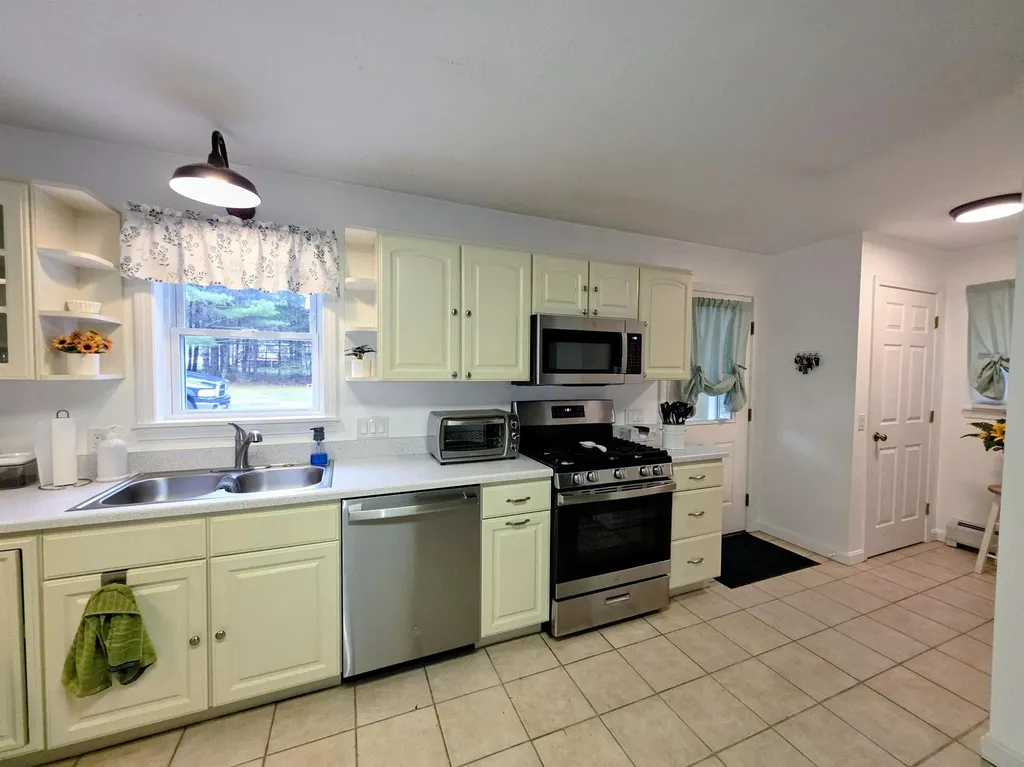 77 Trapper Road Campton NH 03223