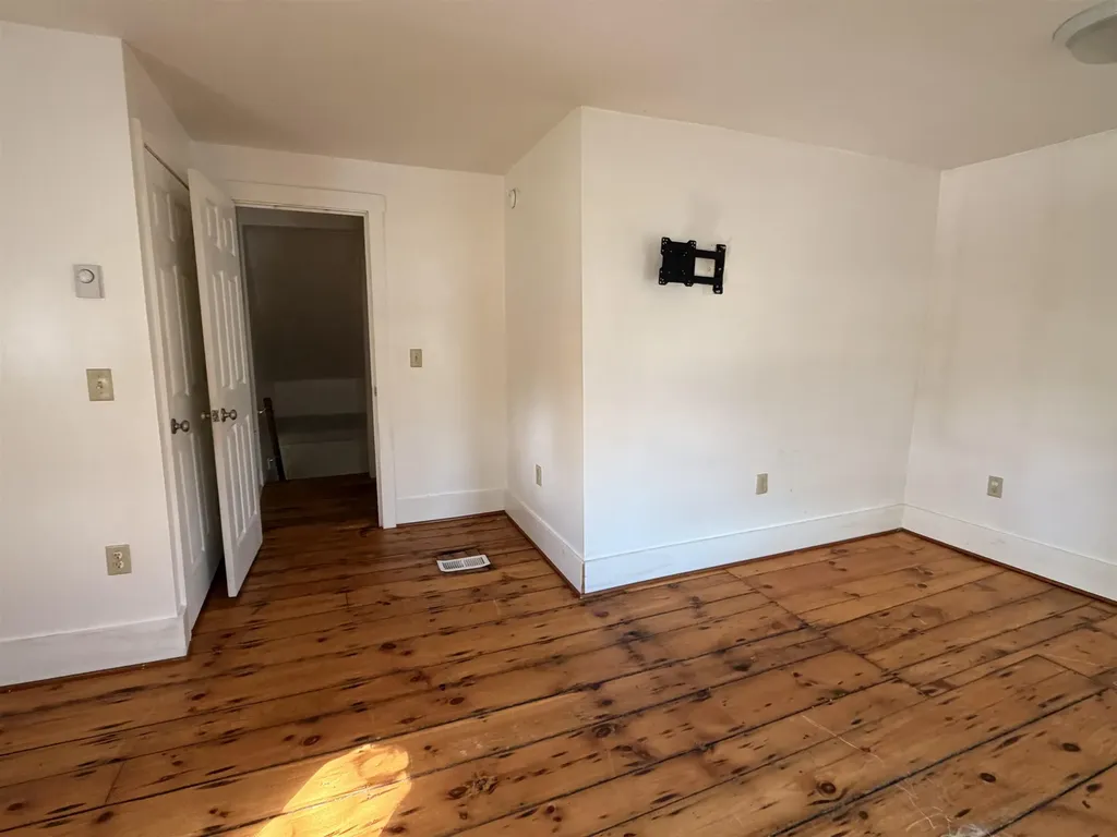 27 Ashuelot Street Winchester NH 03470
