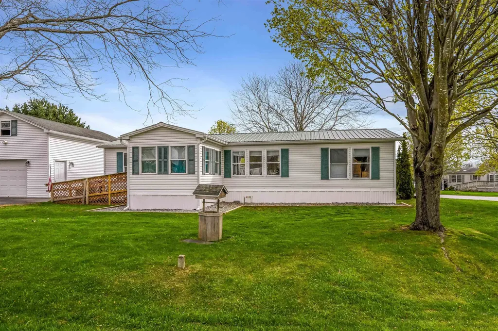 15 Marc Avenue St. Albans City VT 05478