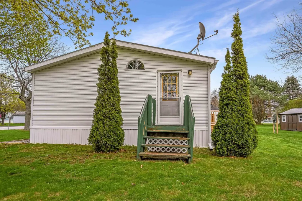 15 Marc Avenue St. Albans City VT 05478