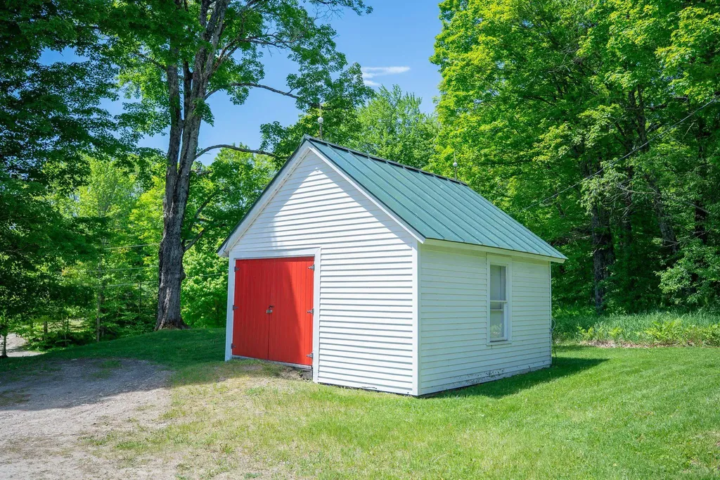 352 Maple Hill Road Newbury VT 05051