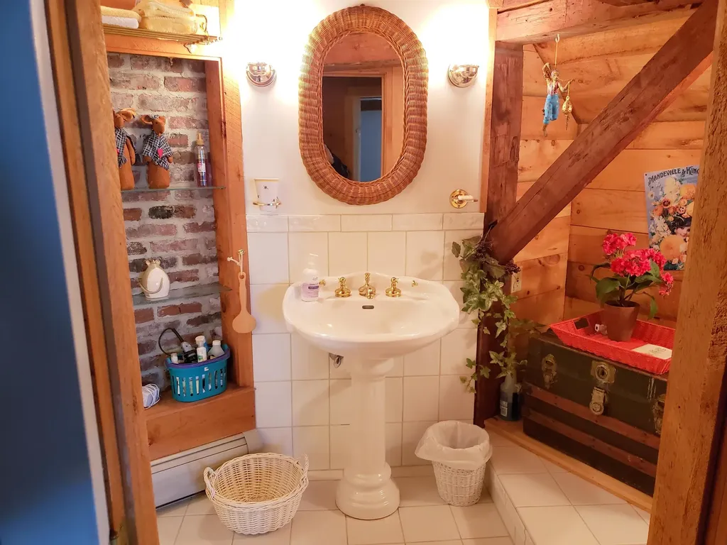 352 Maple Hill Road Newbury VT 05051