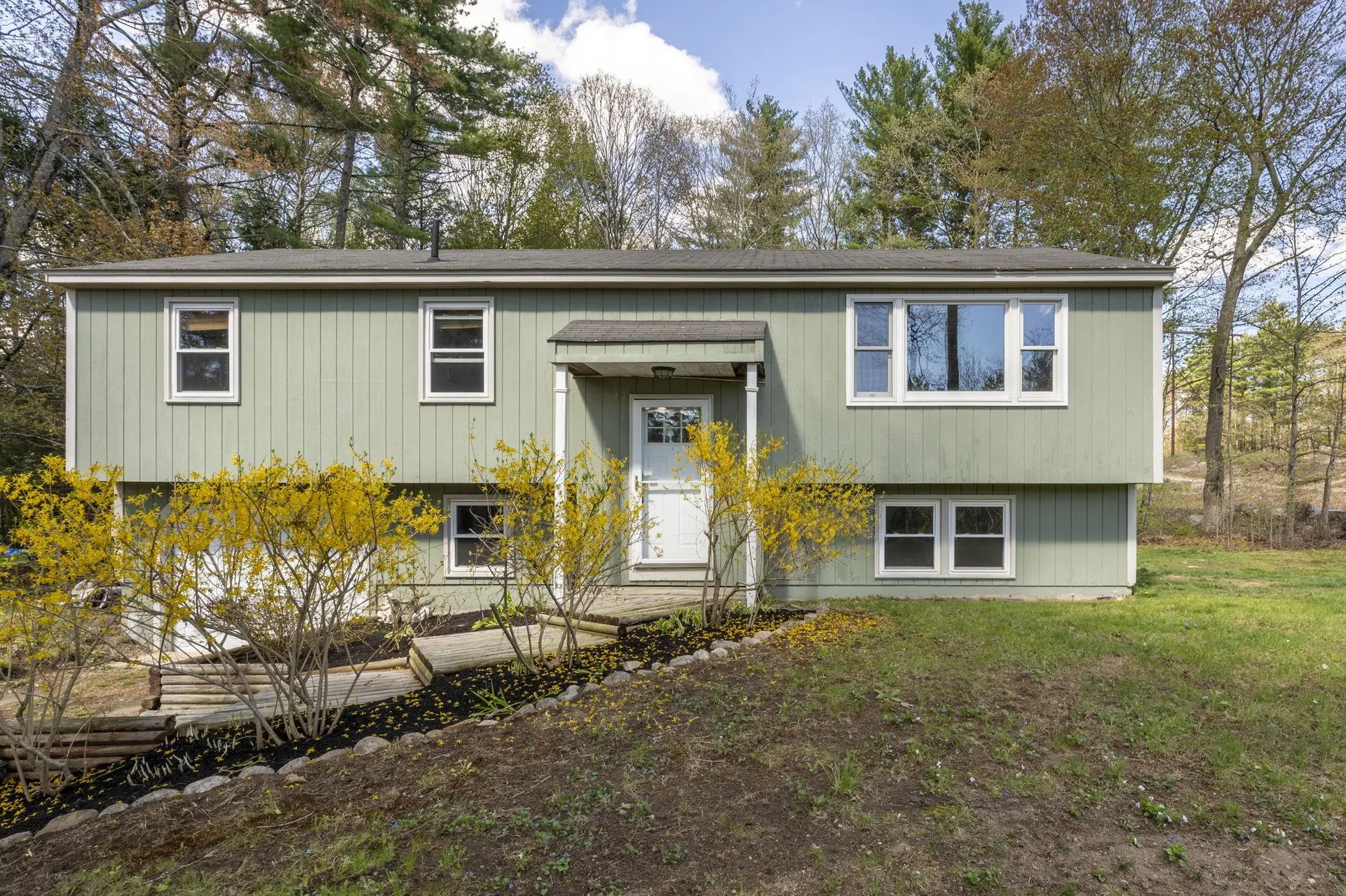 6 Power Street Raymond NH 03077