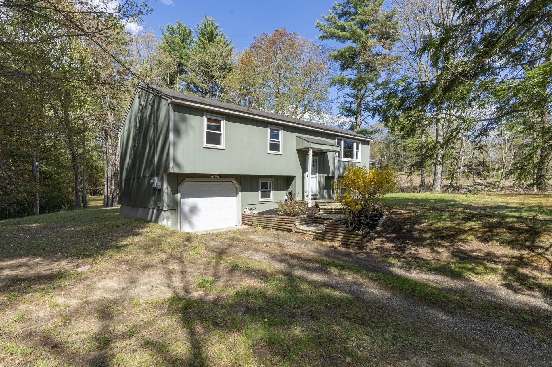 6 Power Street Raymond NH 03077