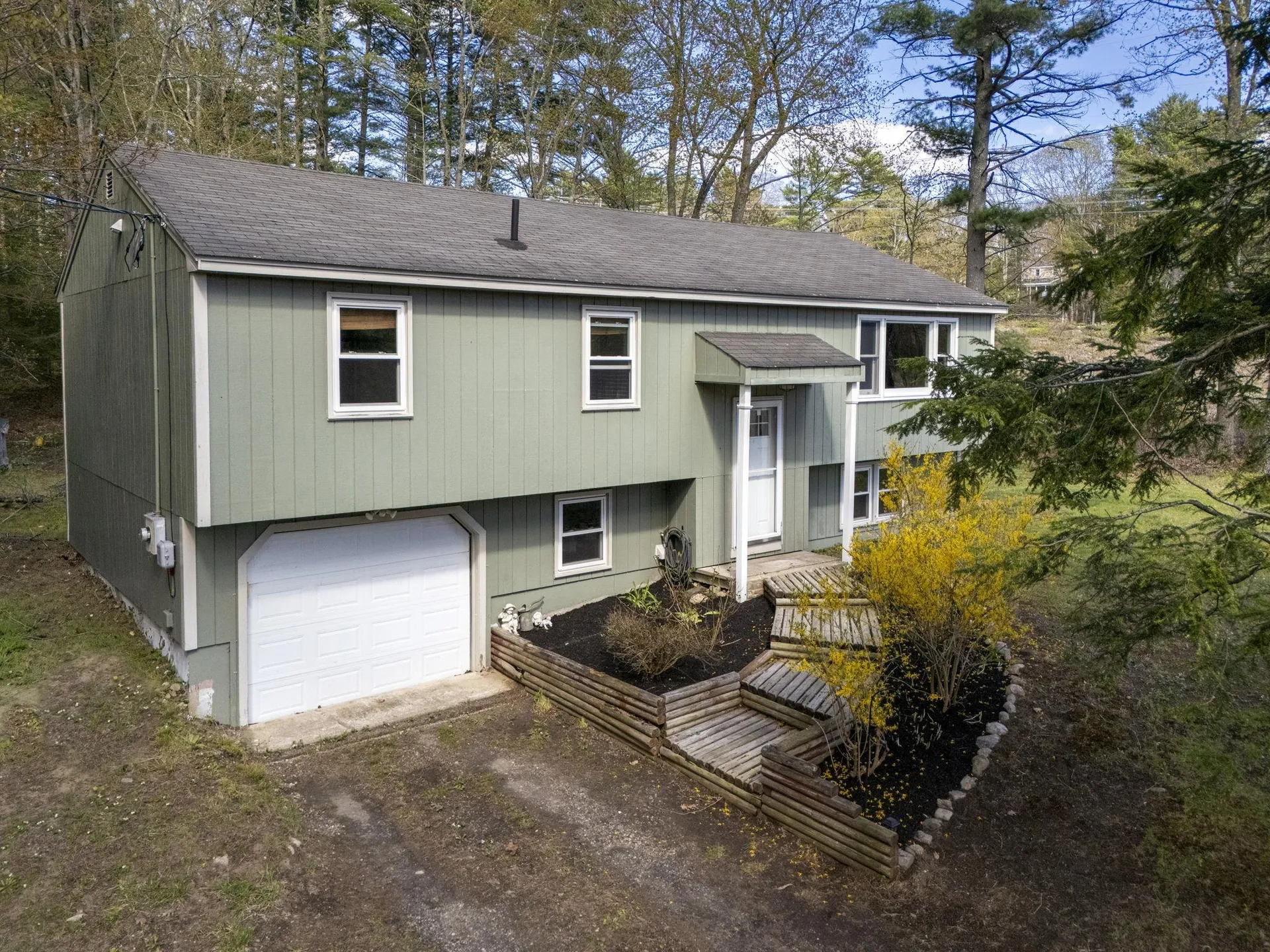6 Power Street Raymond NH 03077