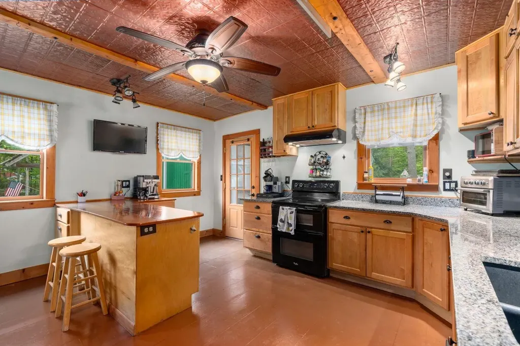 6 Mammoth Road Windham NH 03087