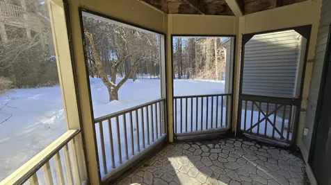 3 Bartemus Trail Nashua NH 03063