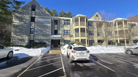 3 Bartemus Trail Nashua NH 03063