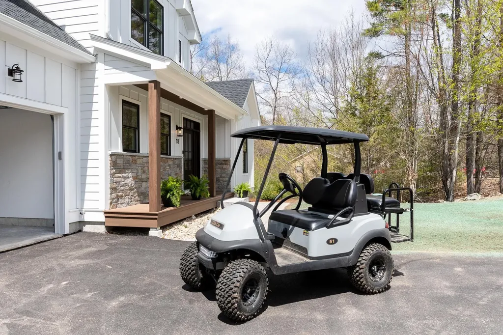 18 Solace Pointe Road Meredith NH 03253