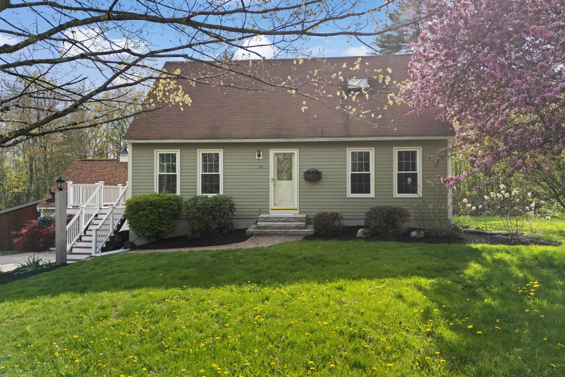 14 Weaver Place Weare NH 03281