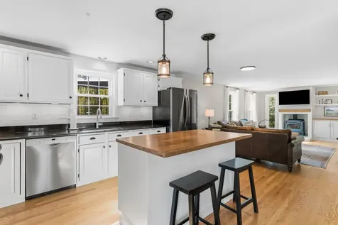 14 Weaver Place Weare NH 03281
