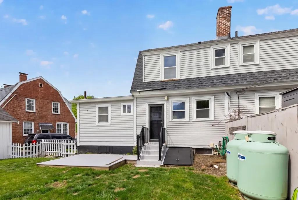 47 Concord Way Portsmouth NH 03801