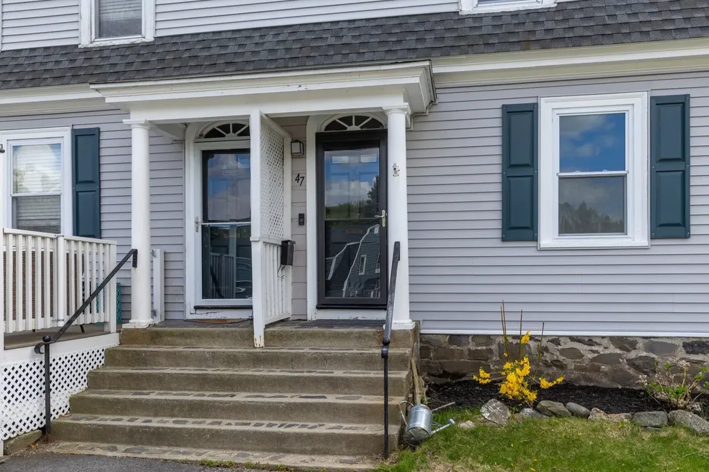 47 Concord Way Portsmouth NH 03801