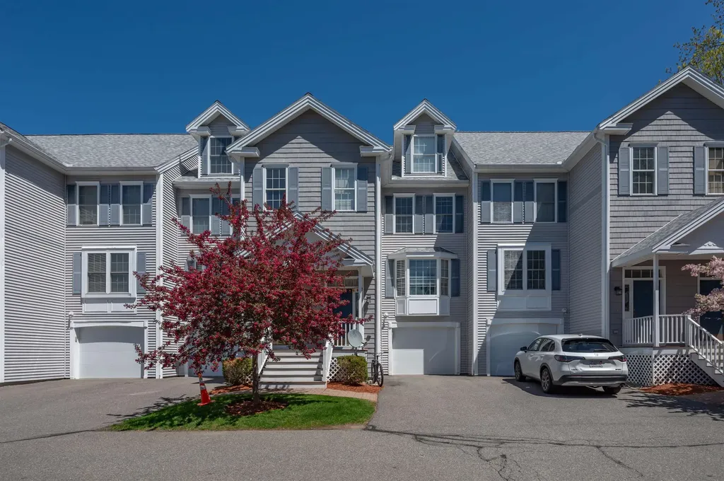 17 Georgetown Drive Nashua NH 03062