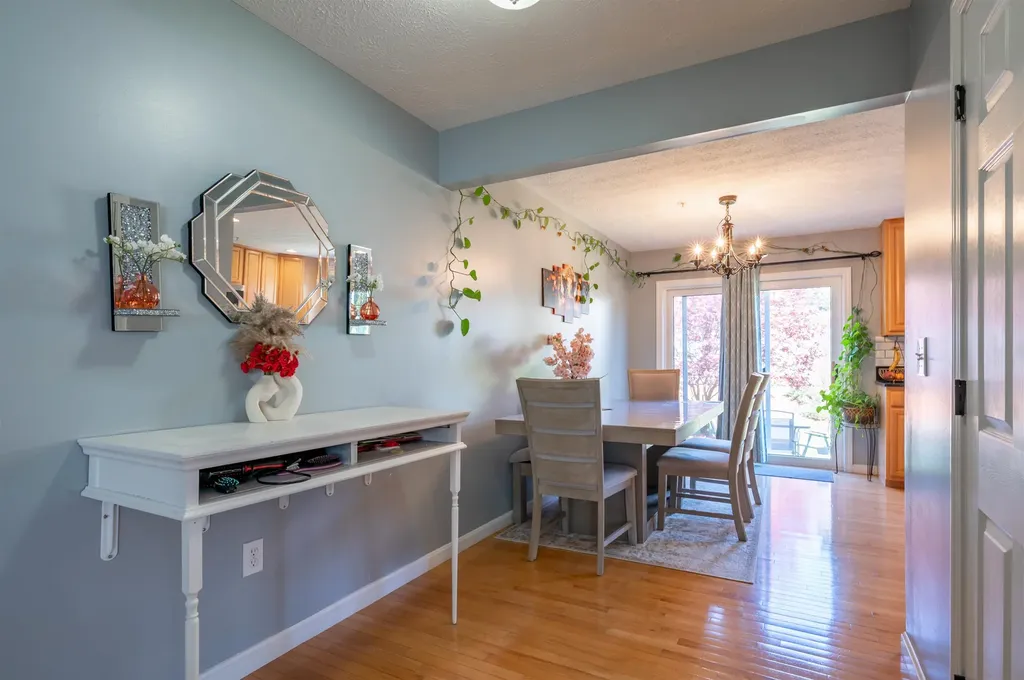 17 Georgetown Drive Nashua NH 03062