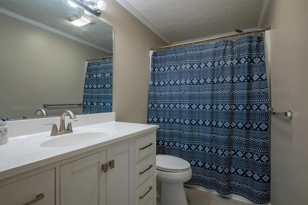 17 Georgetown Drive Nashua NH 03062