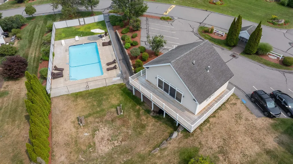 17 Georgetown Drive Nashua NH 03062
