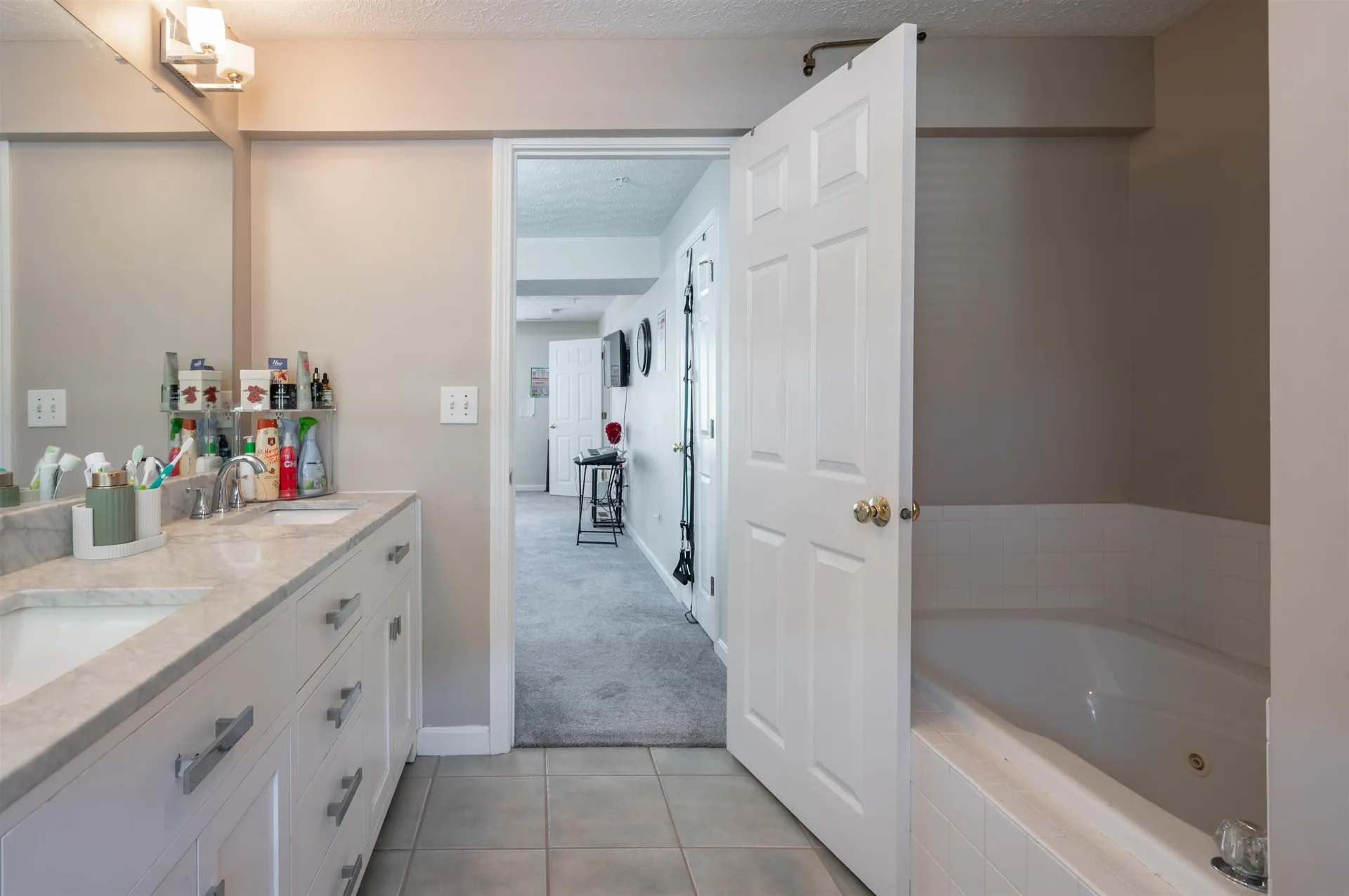 17 Georgetown Drive Nashua NH 03062