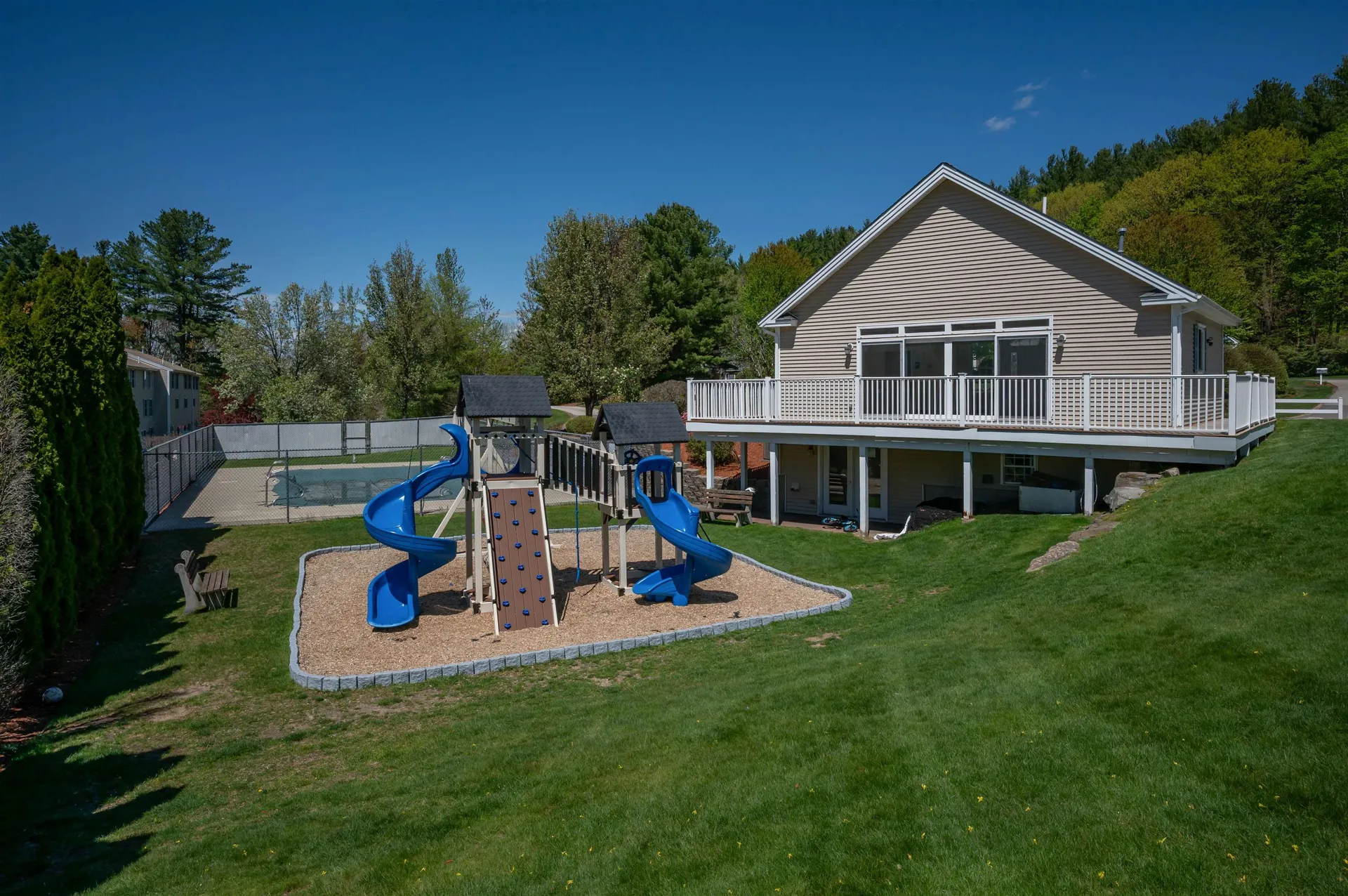 17 Georgetown Drive Nashua NH 03062