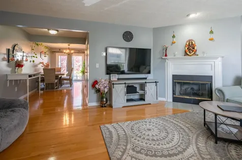 17 Georgetown Drive Nashua NH 03062