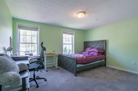 17 Georgetown Drive Nashua NH 03062