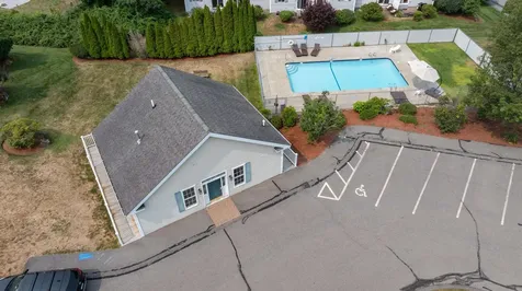 17 Georgetown Drive Nashua NH 03062