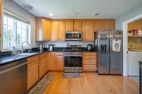17 Georgetown Drive Nashua NH 03062