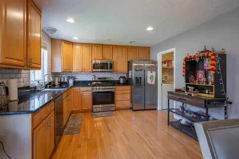 17 Georgetown Drive Nashua NH 03062