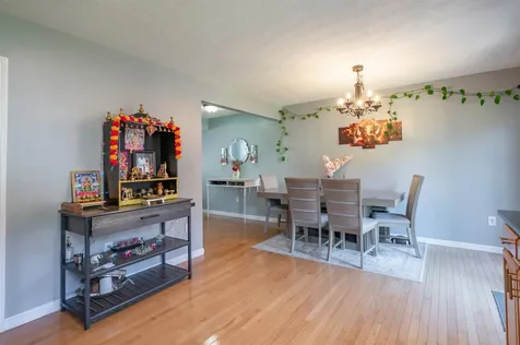 17 Georgetown Drive Nashua NH 03062
