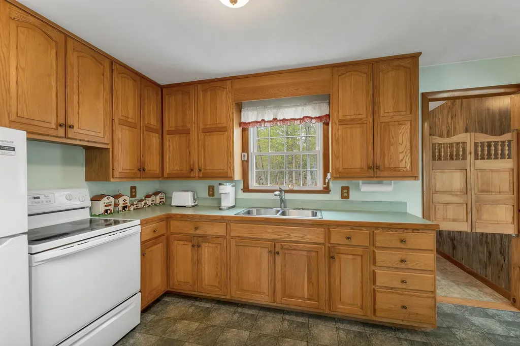 5 Meadow Drive Alton NH 03809