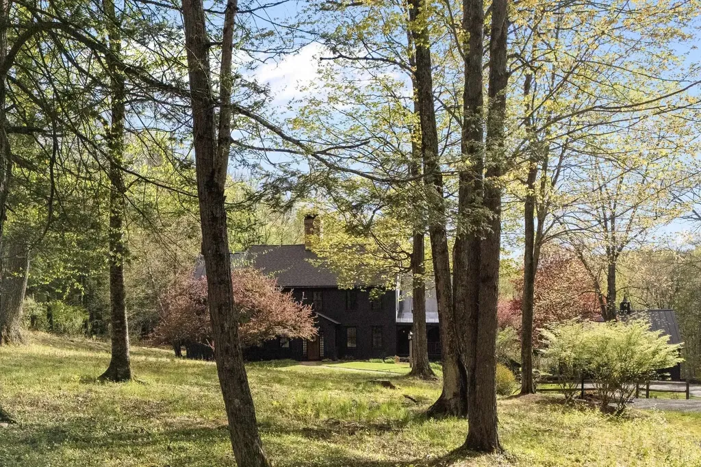 390 Pleasant Valley Road Brattleboro VT 05301