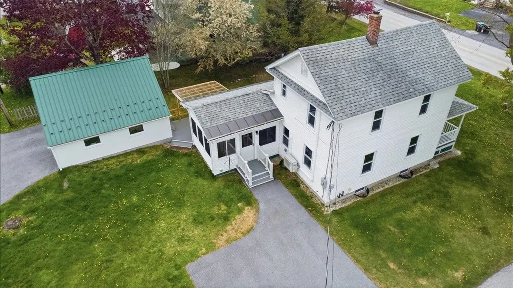 10 Cass Terrace Manchester VT 05255