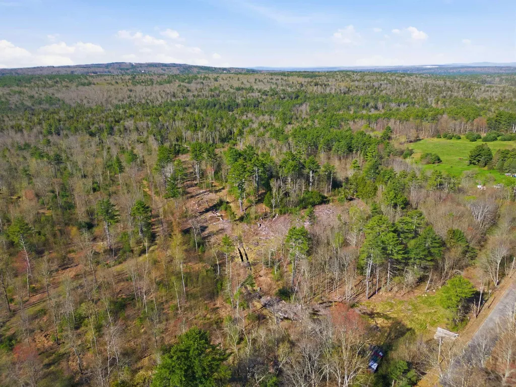 87 Bear Hill Road Chichester NH 03258