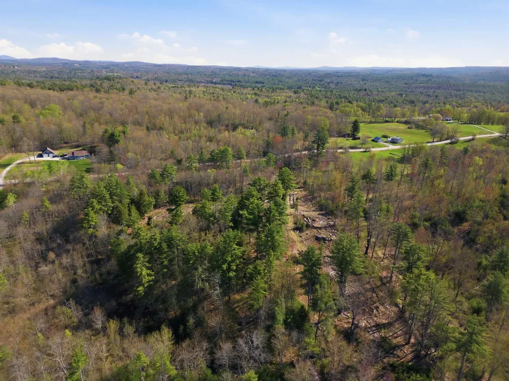 87 Bear Hill Road Chichester NH 03258