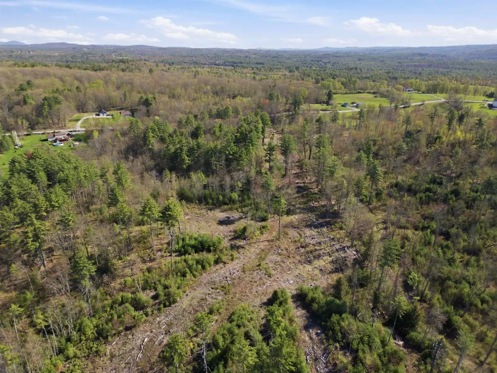87 Bear Hill Road Chichester NH 03258