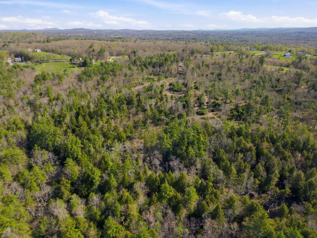 87 Bear Hill Road Chichester NH 03258
