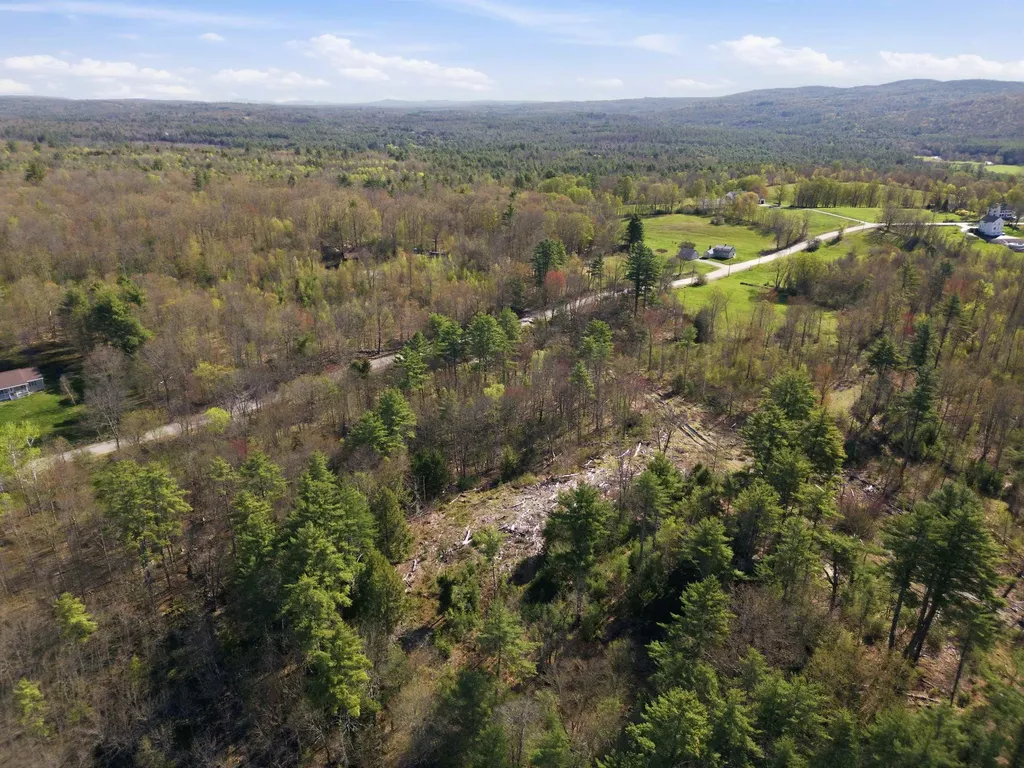 87 Bear Hill Road Chichester NH 03258