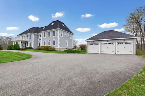2 North Road East Kingston NH 03827