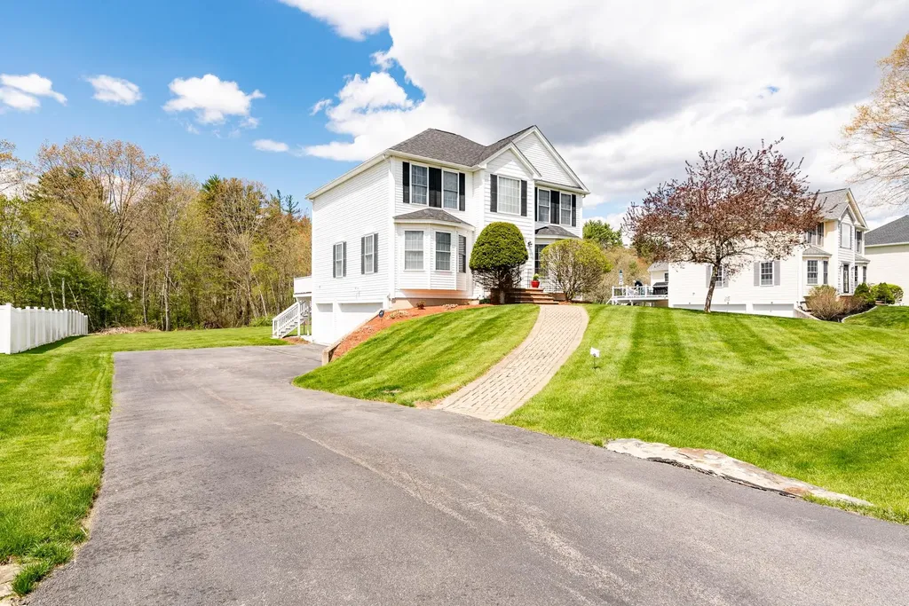20 Ezra's Way Dover NH 03820